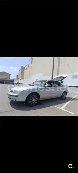 Usado Ford Mondeo Trend 115 CV (84 kW) 2002 Gris / plata Berlina