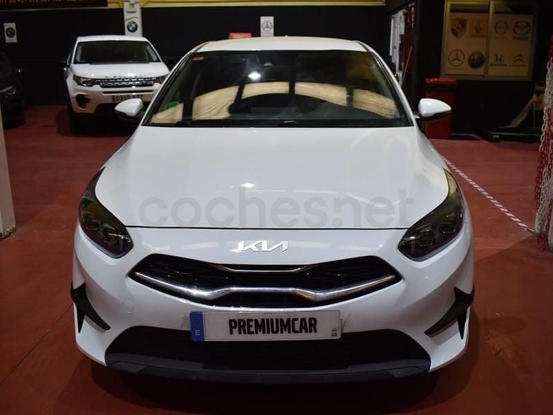 Usado Kia Ceed 120 CV (88 kW) 2021 Blanco Utilitario