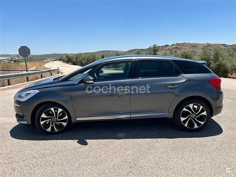 Usado Citroën DS5 Style 163 CV (119 kW) 2015 Gris / plata Utilitario