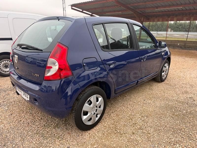 Usado Dacia Sandero Lauréate 75 CV (55 kW) 2011 Azul Berlina