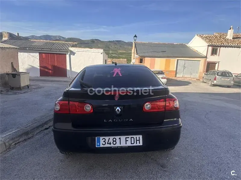Usado Renault Laguna II Dynamique 150 CV (110 kW) 2006 Negro Berlina