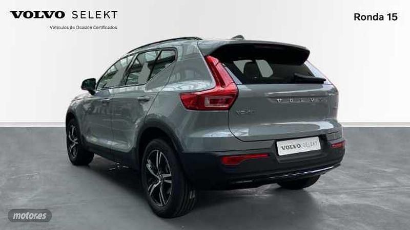 Nuevo Volvo XC40 Plus 2025 Gris SUV