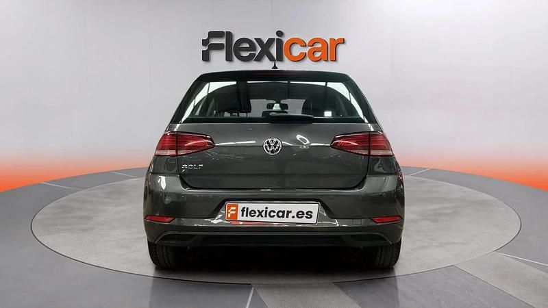 Usado VW Golf VII Advance 110 CV (80 kW) 2018 Gris Berlina