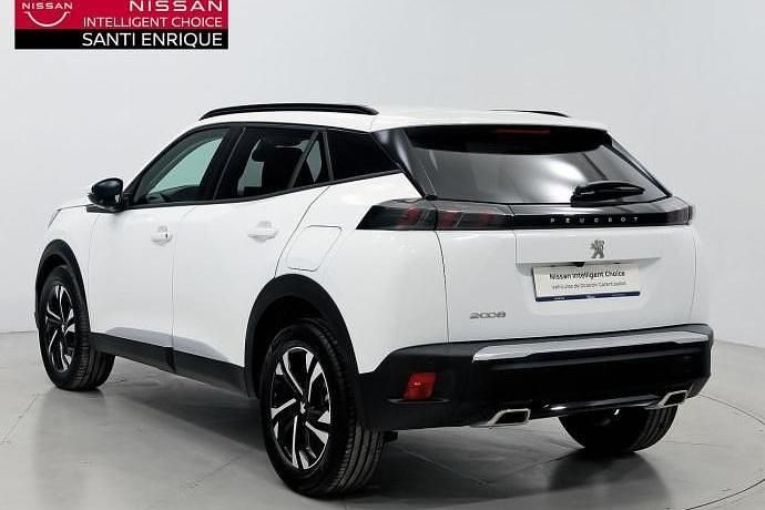 Usado Peugeot 2008 Allure 131 CV (96 kW) 2021 Blanco SUV