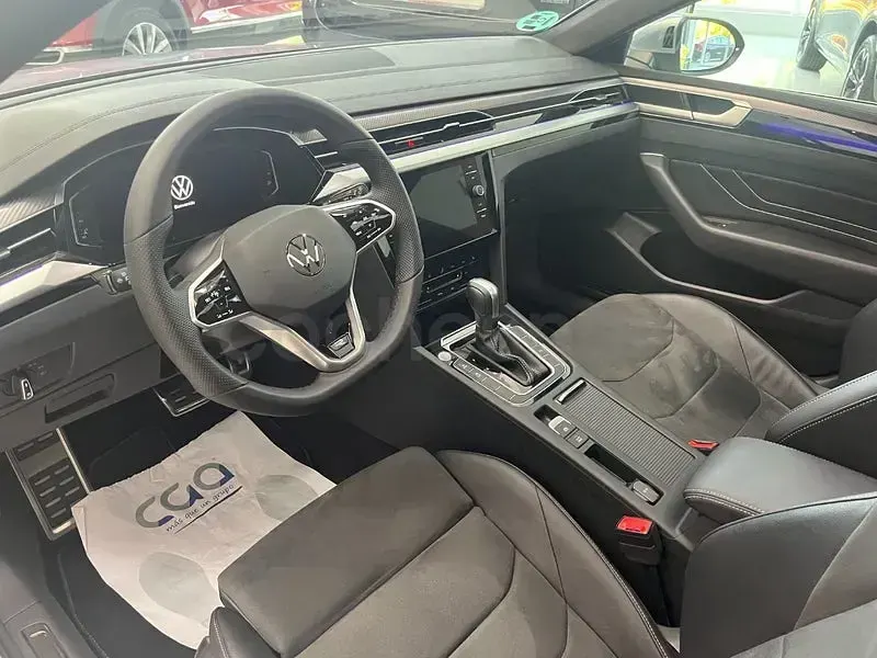 Usado VW Arteon R-line 150 CV (110 kW) 2022 Gris / plata Familiar