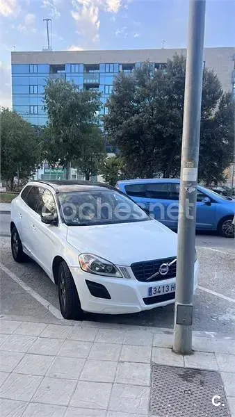 Używany Volvo XC60 Drive Kinetic 163 KM (119 kW) 2011 Biały SUV