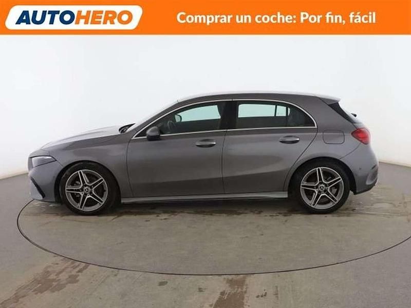 Usado Mercedes A180 AMG line 109 CV (80 kW) 2023 Gris Utilitario