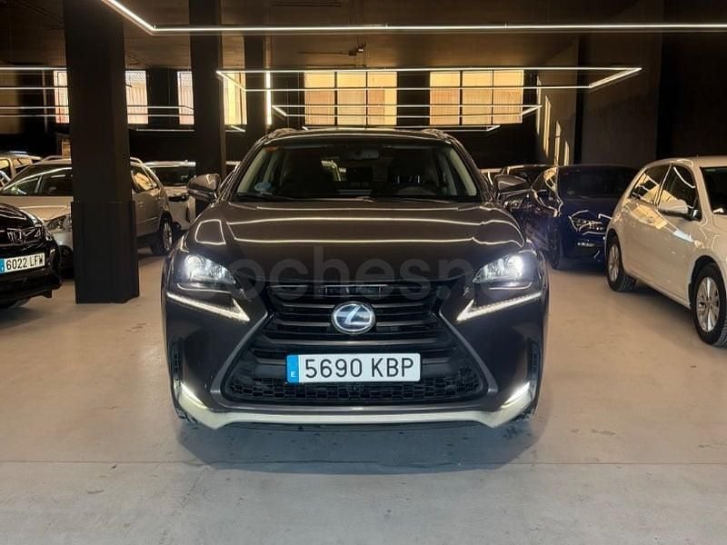 Usado Lexus NX300h Sport Line 197 CV (144 kW) 2017 Gris / plata SUV