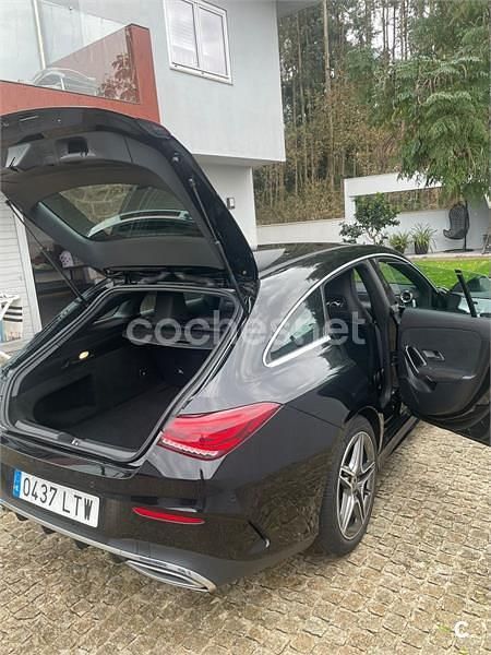 Usado Mercedes CLA200 Shooting Brake 150 CV (110 kW) 2021 Negro Familiar