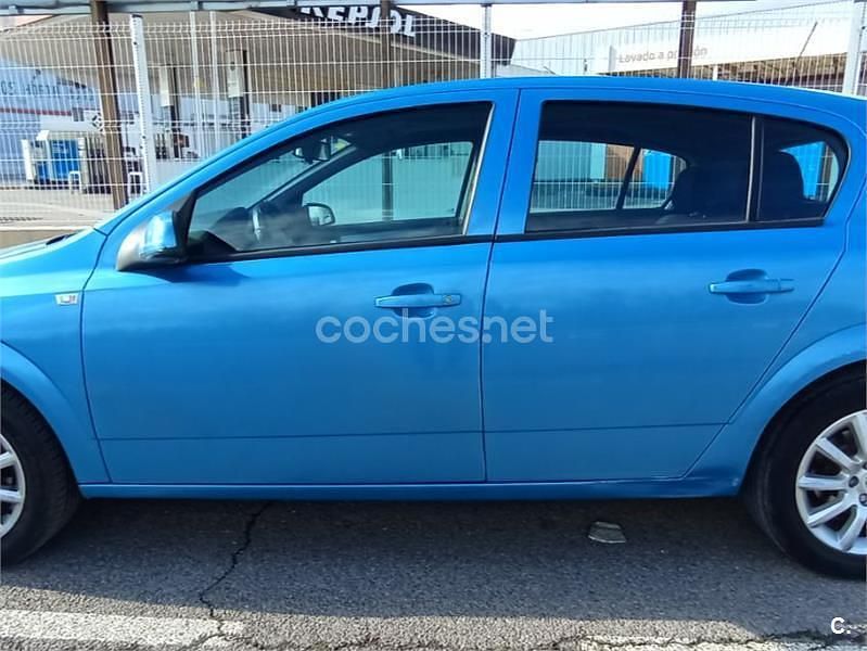 Usado Opel Astra Enjoy 100 CV (73 kW) 2004 Azul Berlina