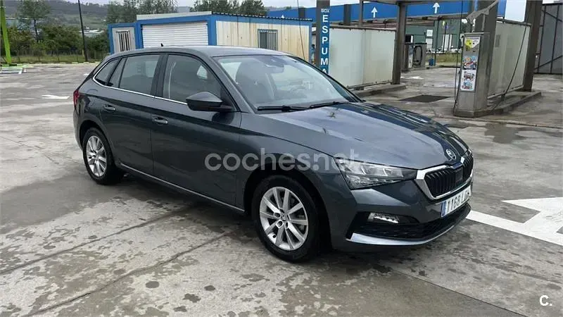 Usado Skoda Scala Ambition 110 CV (80 kW) 2020 Negro Utilitario