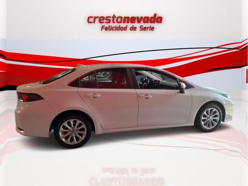 Usado Toyota Corolla Active 125 CV (91 kW) 2022 Blanco Berlina