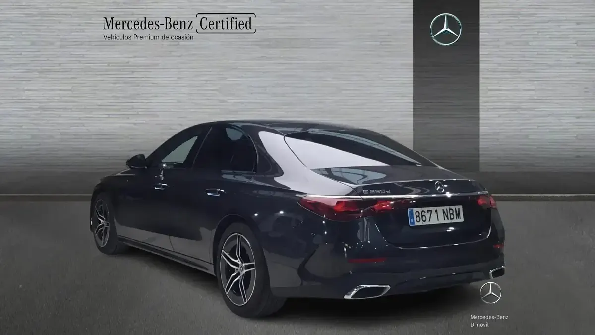 Usado Mercedes E220 AMG line 197 CV (144 kW) 2025 Gris grafito Berlina