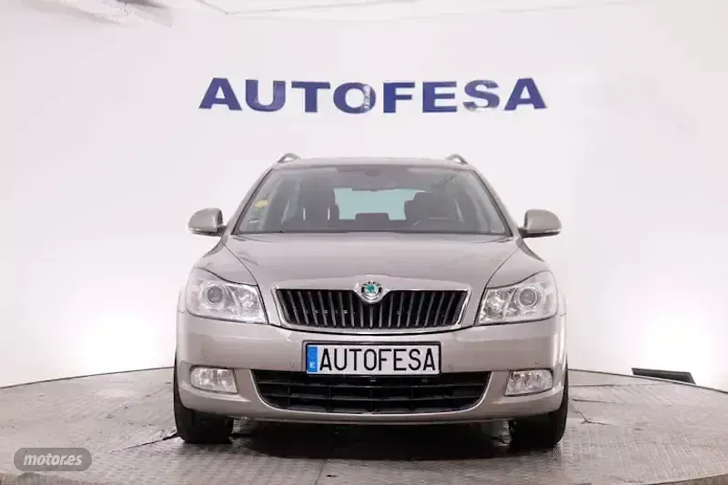 Usado Skoda Octavia 105 CV (77 kW) 2013 Plateado Familiar