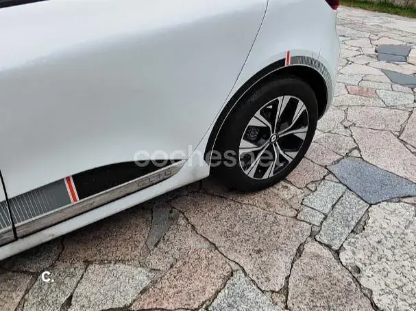 Usado Renault Clio V LIMITED 90 CV (66 kW) 2022 Blanco Berlina