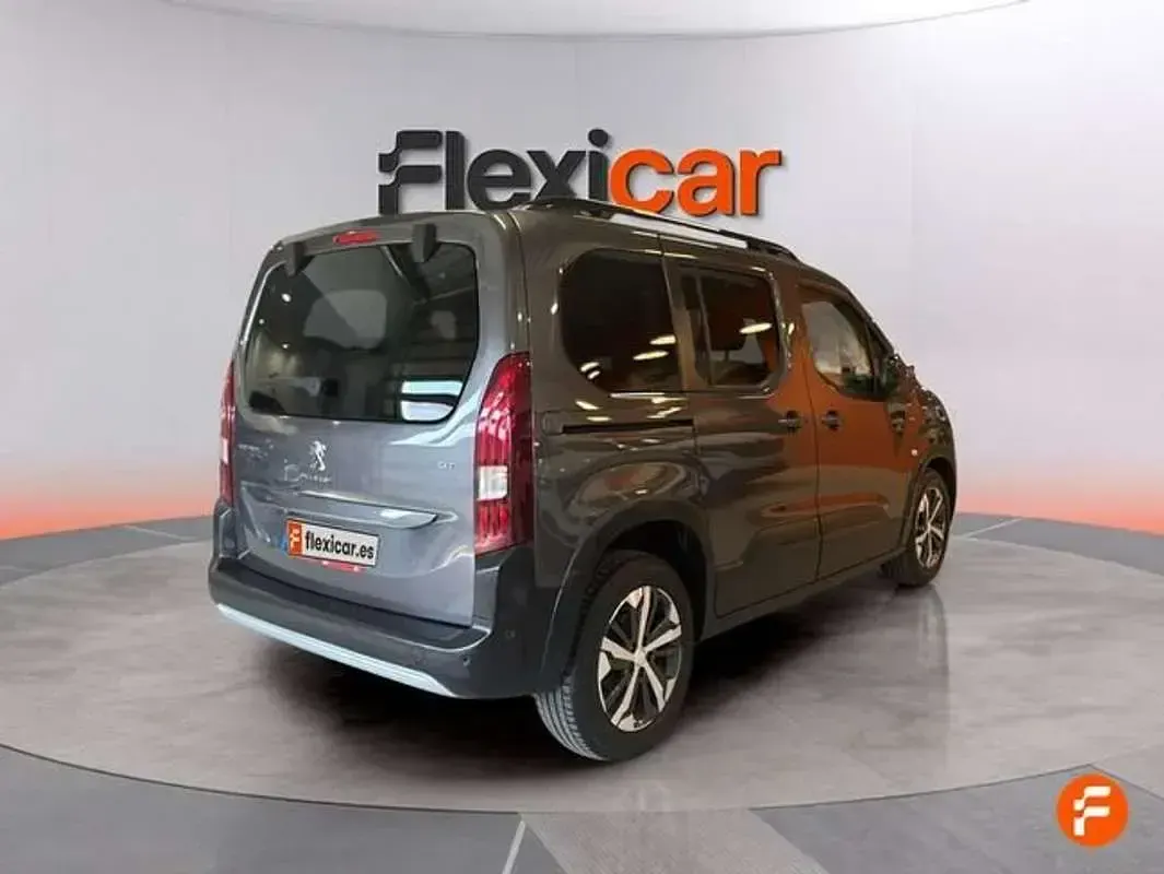 Usado Peugeot Rifter Allure 101 CV (74 kW) 2023 Gris Monovolumen