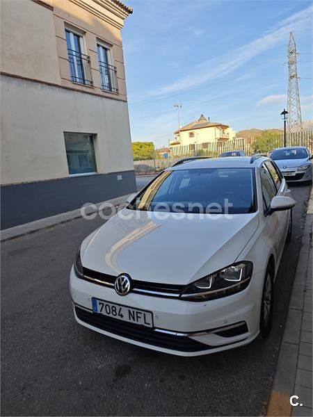 Usado VW Golf VII Advance 115 CV (84 kW) 2019 Blanco Familiar