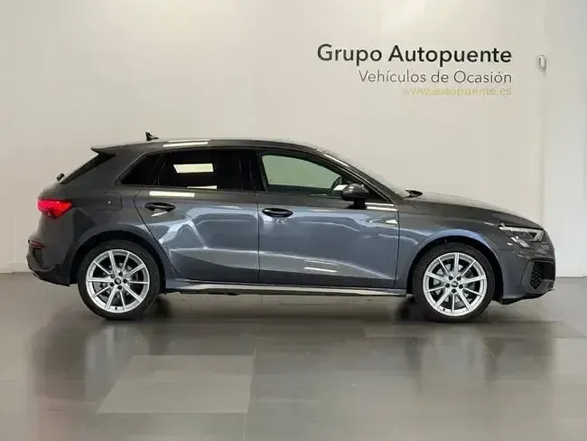 Usado Audi A3 e-tron S-Line 204 CV (150 kW) 2022 Gris Utilitario