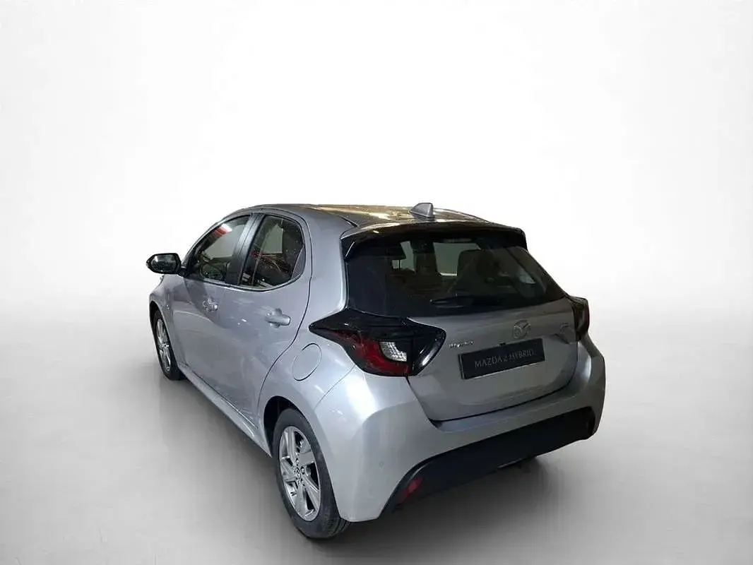 Usado Mazda 2 Exclusive-Line 117 CV (86 kW) 2024 Plateado Utilitario