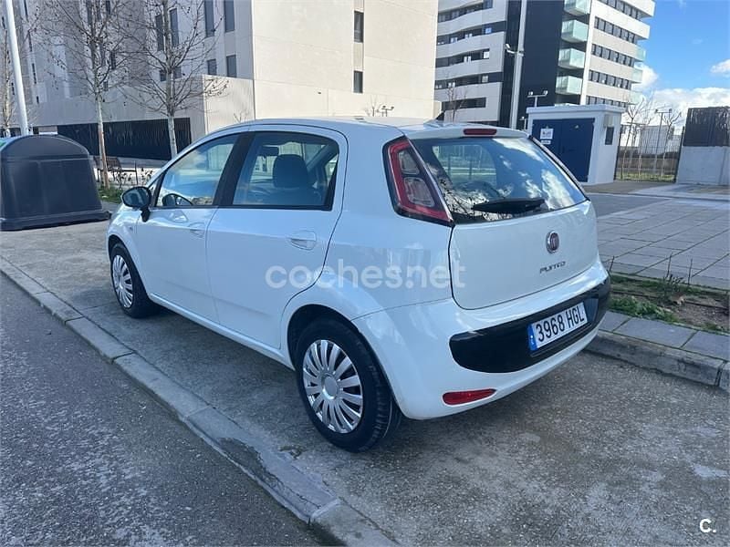 Usado Fiat Punto Lounge 69 CV (50 kW) 2012 Blanco Utilitario