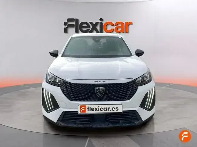 Usado Peugeot 2008 Active 100 CV (73 kW) 2023 Blanco SUV