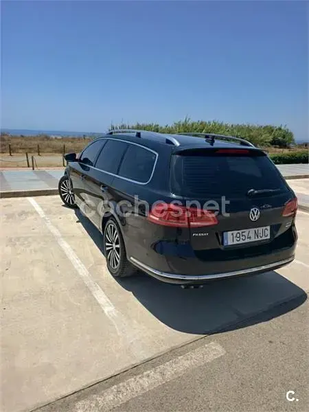 Usado VW Passat Highline 170 CV (125 kW) 2012 Negro Familiar