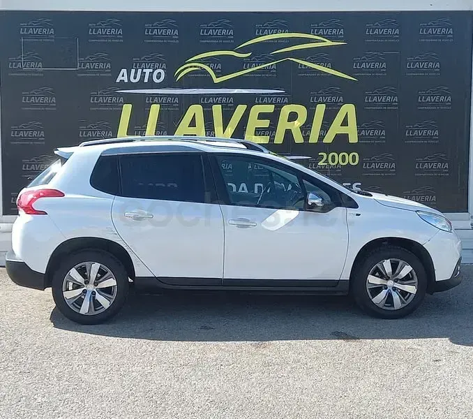 Usado Peugeot 2008 Style 100 CV (73 kW) 2016 Blanco SUV