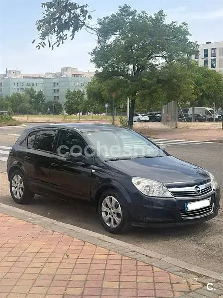 Usado Opel Astra Sport 110 CV (80 kW) 2009 Negro Berlina