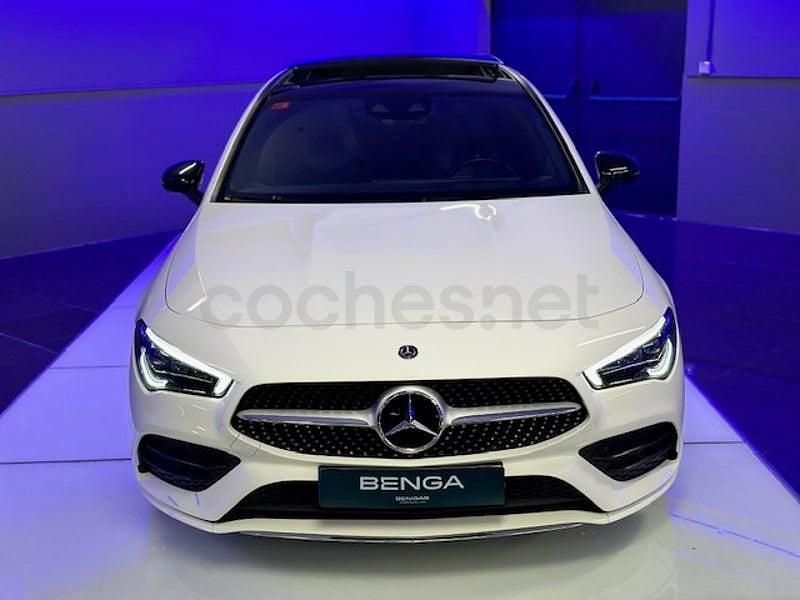 Usado Mercedes CLA200 Shooting Brake 150 CV (110 kW) 2020 Blanco Familiar