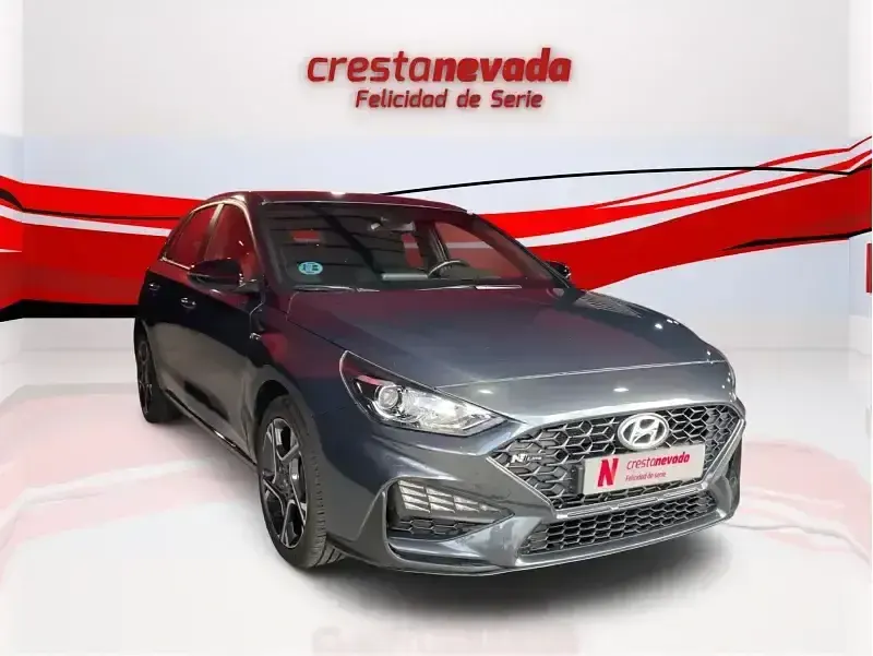 Usado Hyundai i30 N Line 120 CV (88 kW) 2024 Gris / plata