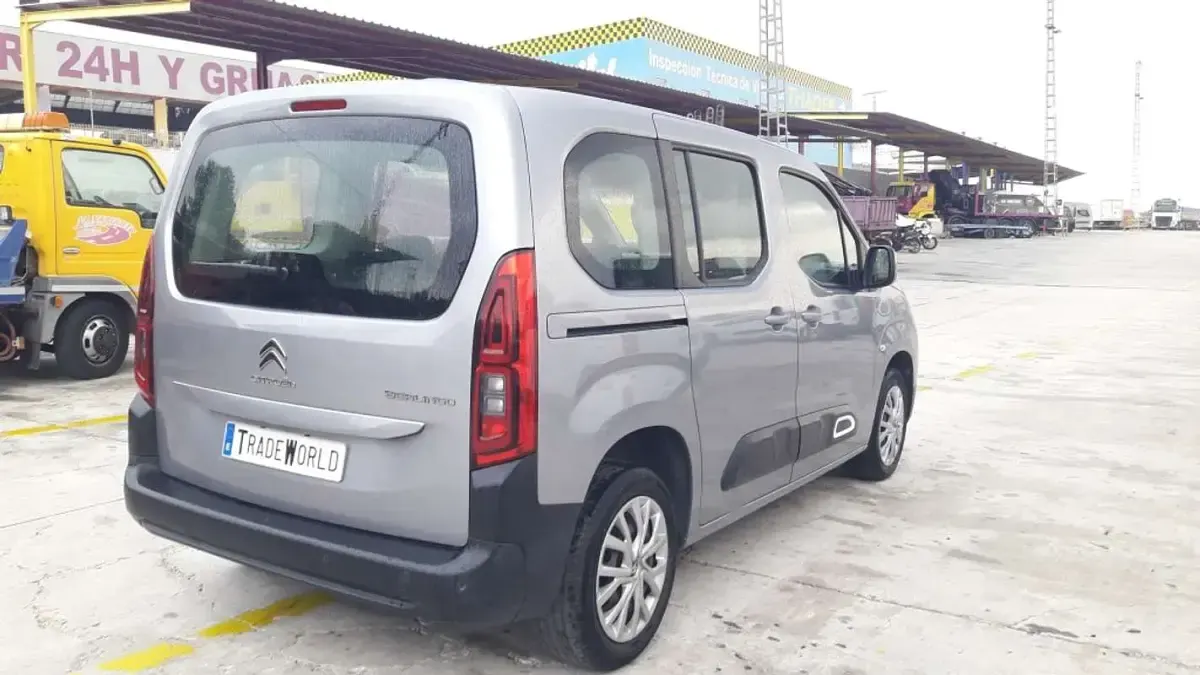 Usado Citroën e-Berlingo Shine 102 CV (75 kW) 2021 Plateado Monovolumen