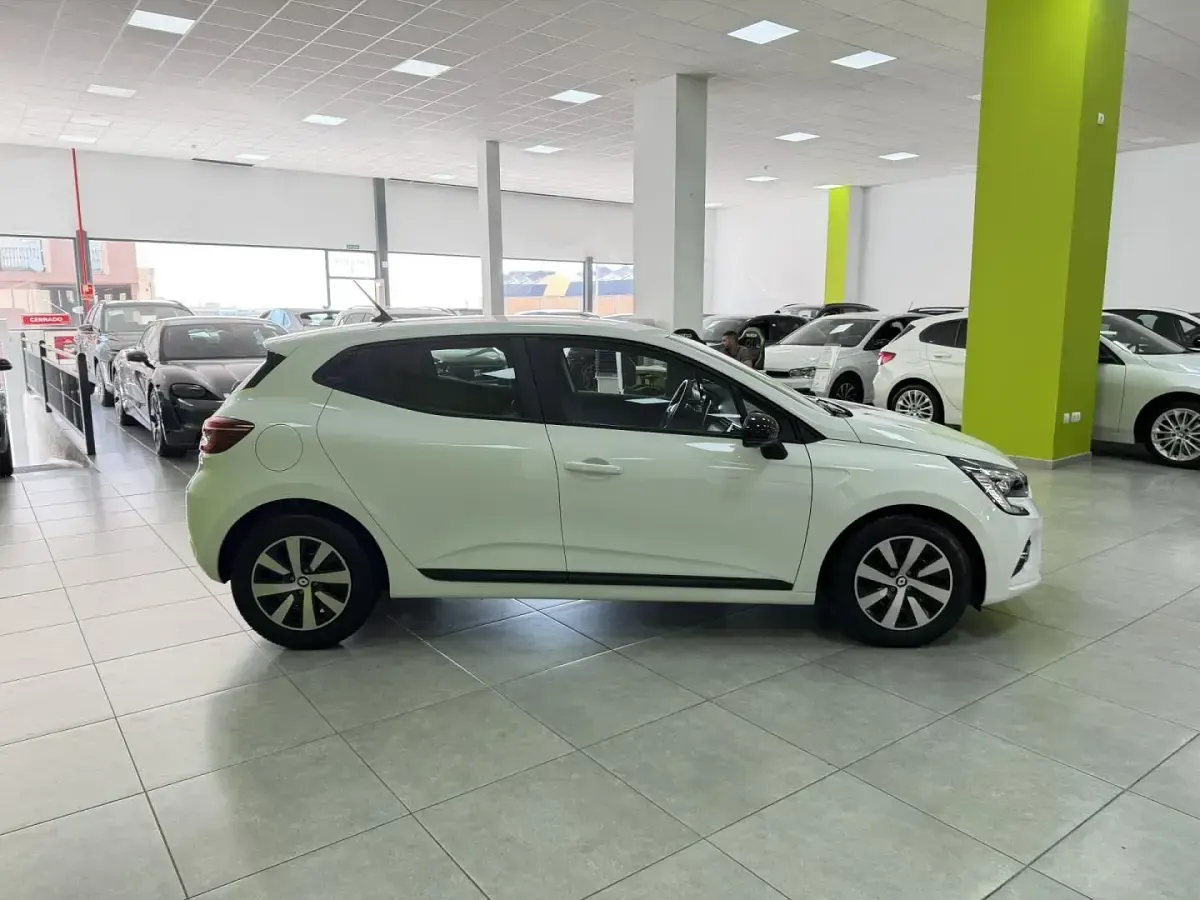 Usado Renault Clio Equilibre 100 CV (73 kW) 2023 Blanco Utilitario