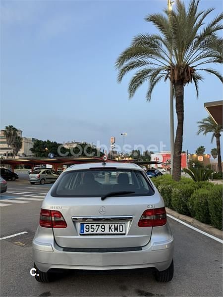 Beige Usado 2010 Mercedes B180 Monovolumen | 6900 € (Precio justo) - Imagen 1/1