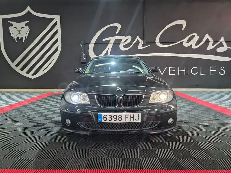 Usado BMW 118 122 CV (89 kW) 2006 Negro Utilitario