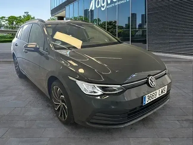 Usado VW Golf VII Life 115 CV (84 kW) 2021 Gris Utilitario
