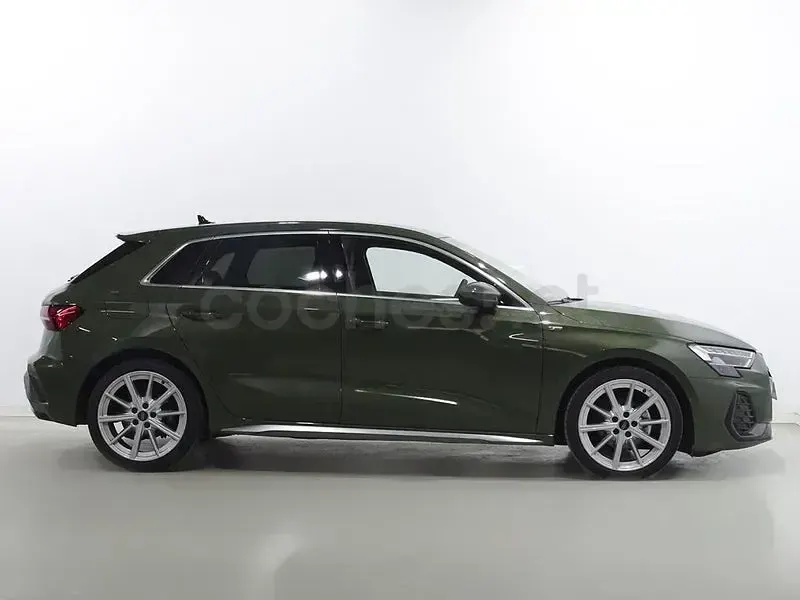 Usado Audi A3 S-Line 150 CV (110 kW) 2025 Verde Berlina