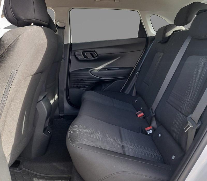 Nuevo Hyundai i20 100 CV (73 kW) 2025 Gris lumen Utilitario