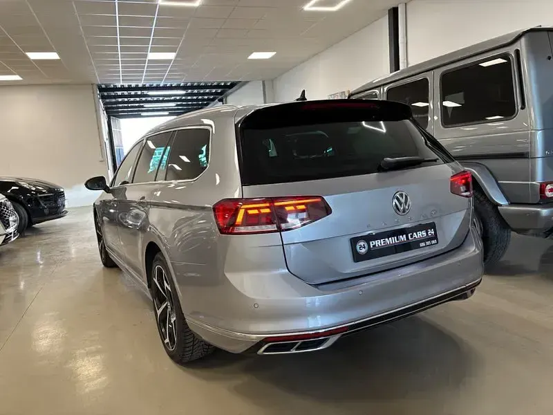 Usado VW Passat R-line 150 CV (110 kW) 2020 Gris / plata Familiar
