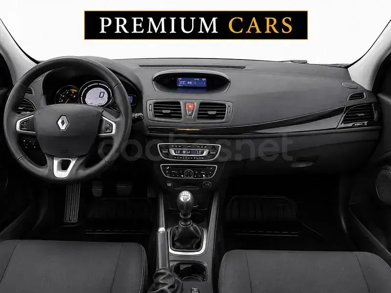 Usado Renault Mégane Authentique 90 CV (66 kW) 2011 Gris / plata Berlina