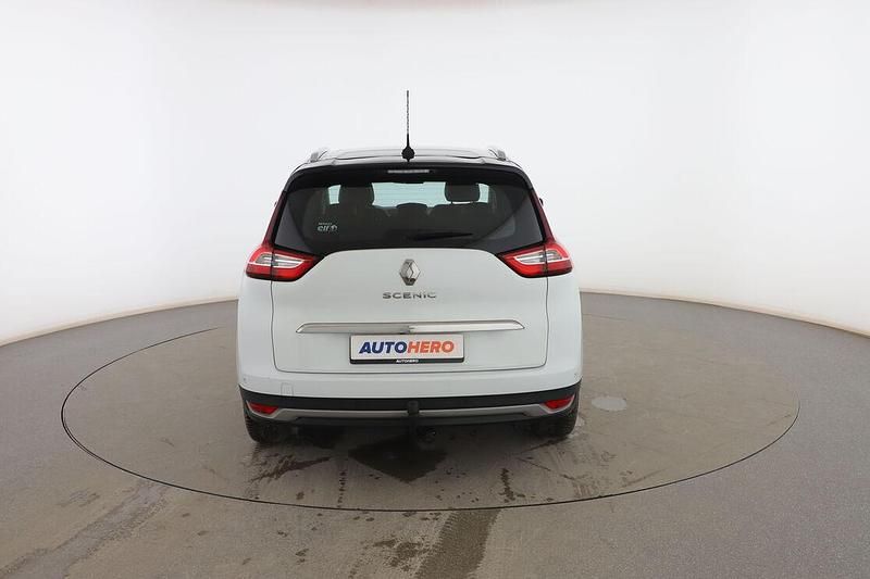 Usado Renault Grand Scénic IV Zen 132 CV (97 kW) 2017 Blanco Monovolumen
