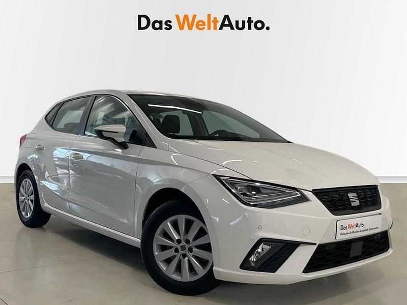 Usado Seat Ibiza Style Plus 110 CV (80 kW) 2021 Blanco Berlina