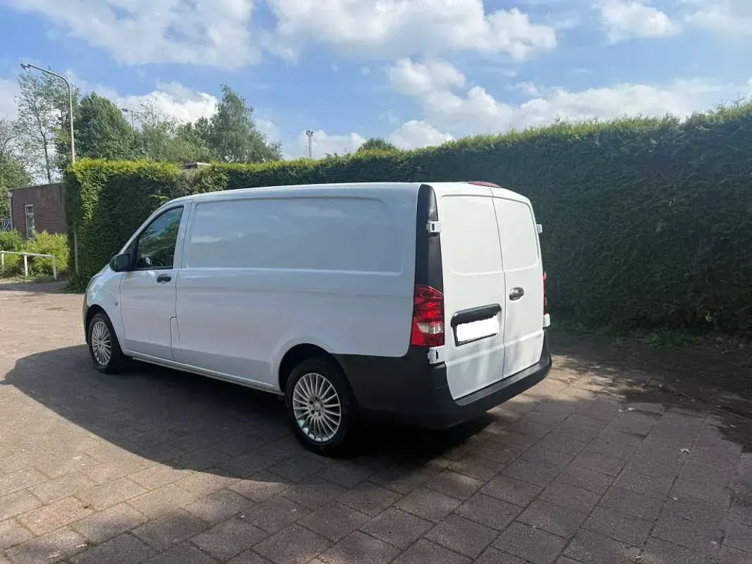 Usado Mercedes Vito 136 CV (100 kW) 2018 Blanco Van