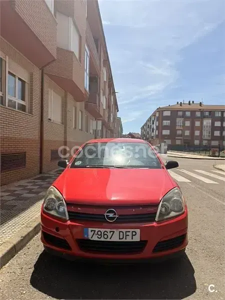 Usado Opel Astra Enjoy 90 CV (66 kW) 2005 Rojo Berlina