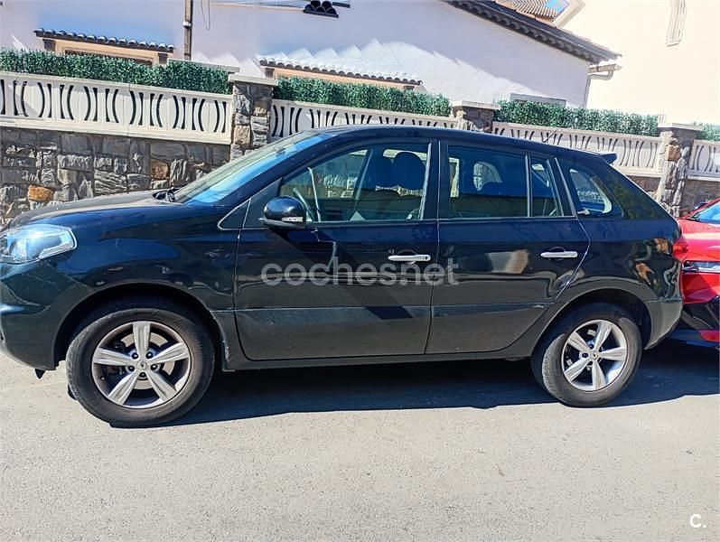 Usado Renault Koleos Dynamique 150 CV (110 kW) 2014 Negro SUV
