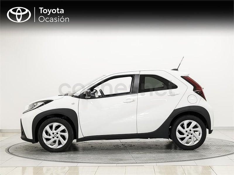Usado Toyota Aygo X Play 72 CV (52 kW) 2024 Blanco SUV