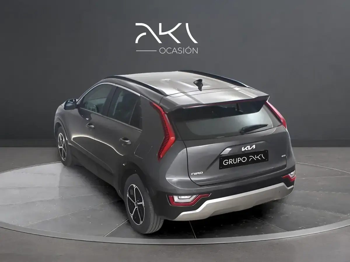 Usado Kia Niro 141 CV (103 kW) 2022 Gris SUV