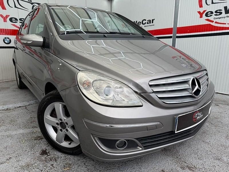 Usado Mercedes B180 109 CV (80 kW) 2008 Beige Monovolumen