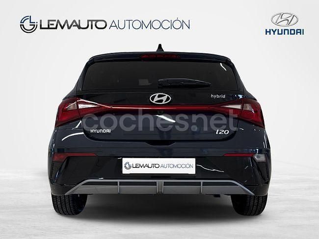 Nuevo Hyundai i20 100 CV (73 kW) 2025 Gris / plata Berlina