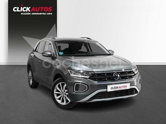 Usado VW T-Roc Life 110 CV (80 kW) 2022 Gris / plata SUV