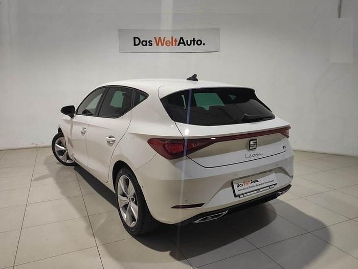 Blanco Usado 2021 Seat Leon FR Berlina | 22.900 € (Precio justo) - Imagen 1/4